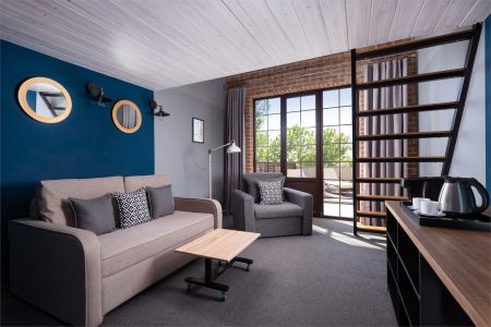 Deluxe mini duplex + terrace